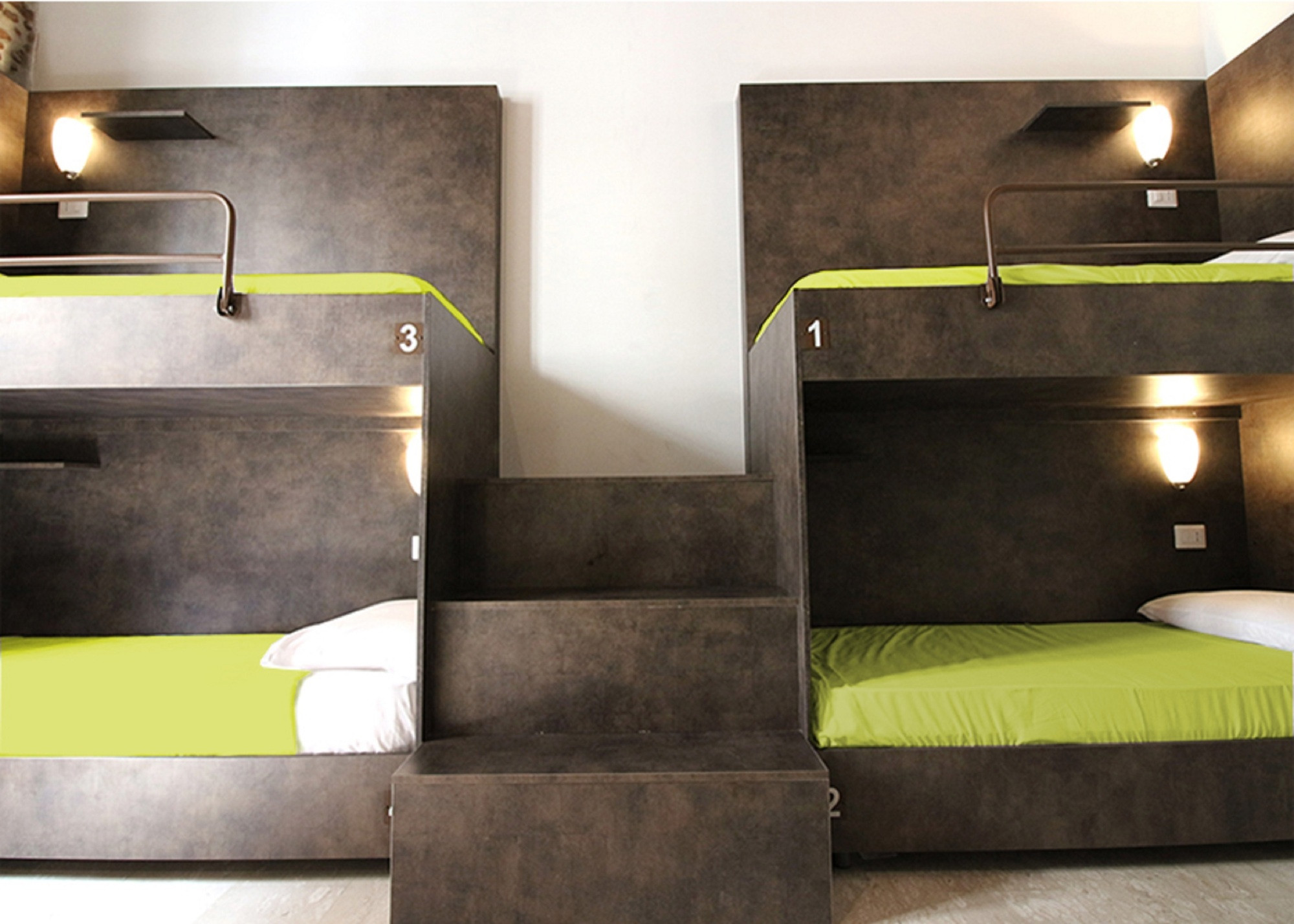 $PEEDY BED - Dormitorio Misto - 4 Persone - Letto Singolo - Bagno Privato