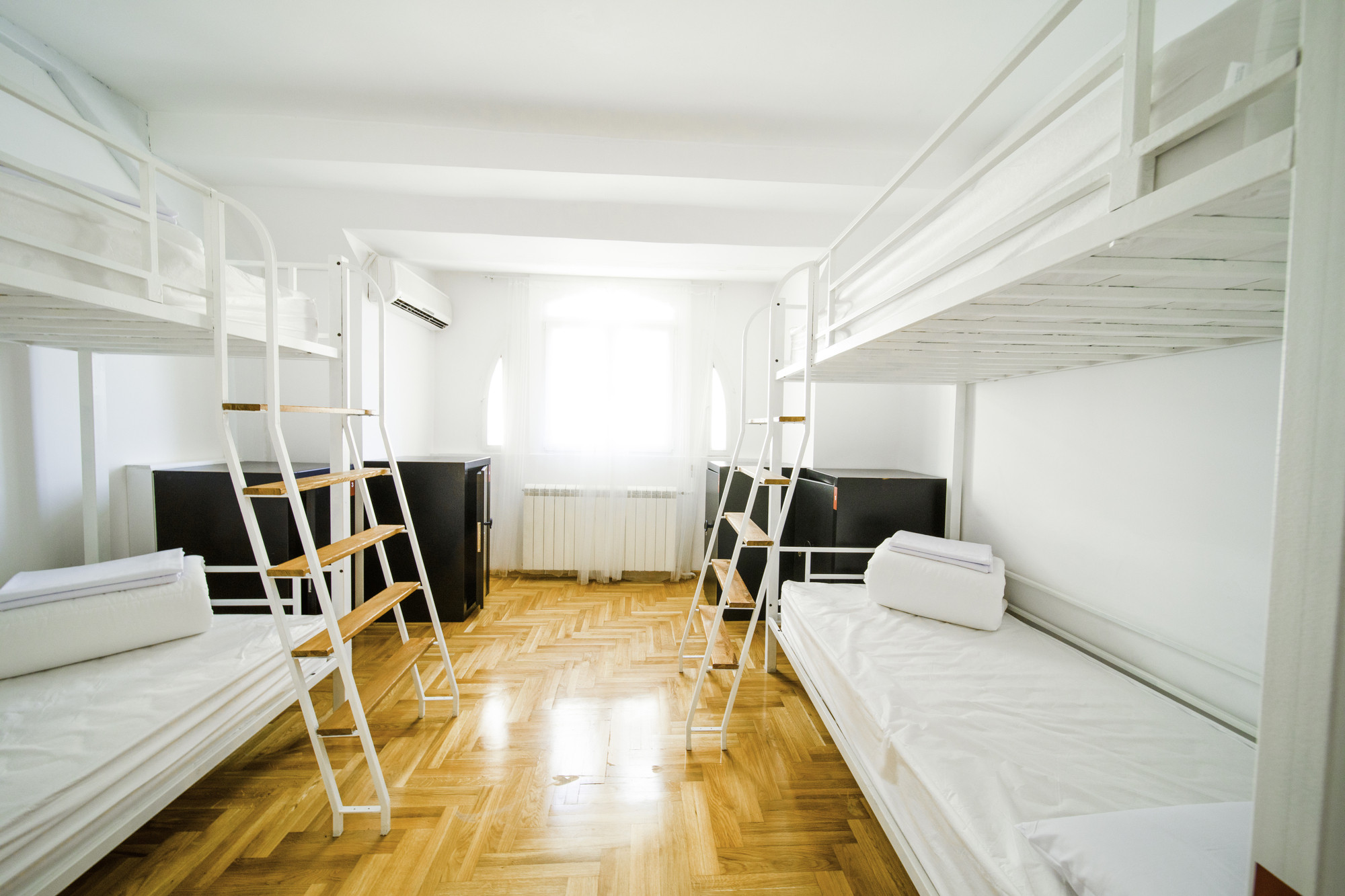 $PEEDY BED - Dormitorio Femminile - 12 Persone - Letto Singolo - Bagno Privato