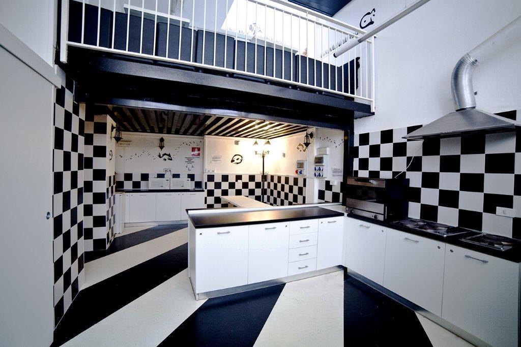 $PEEDY BED - Private Dorm - 2 people - Single Bed - Private Bathroom