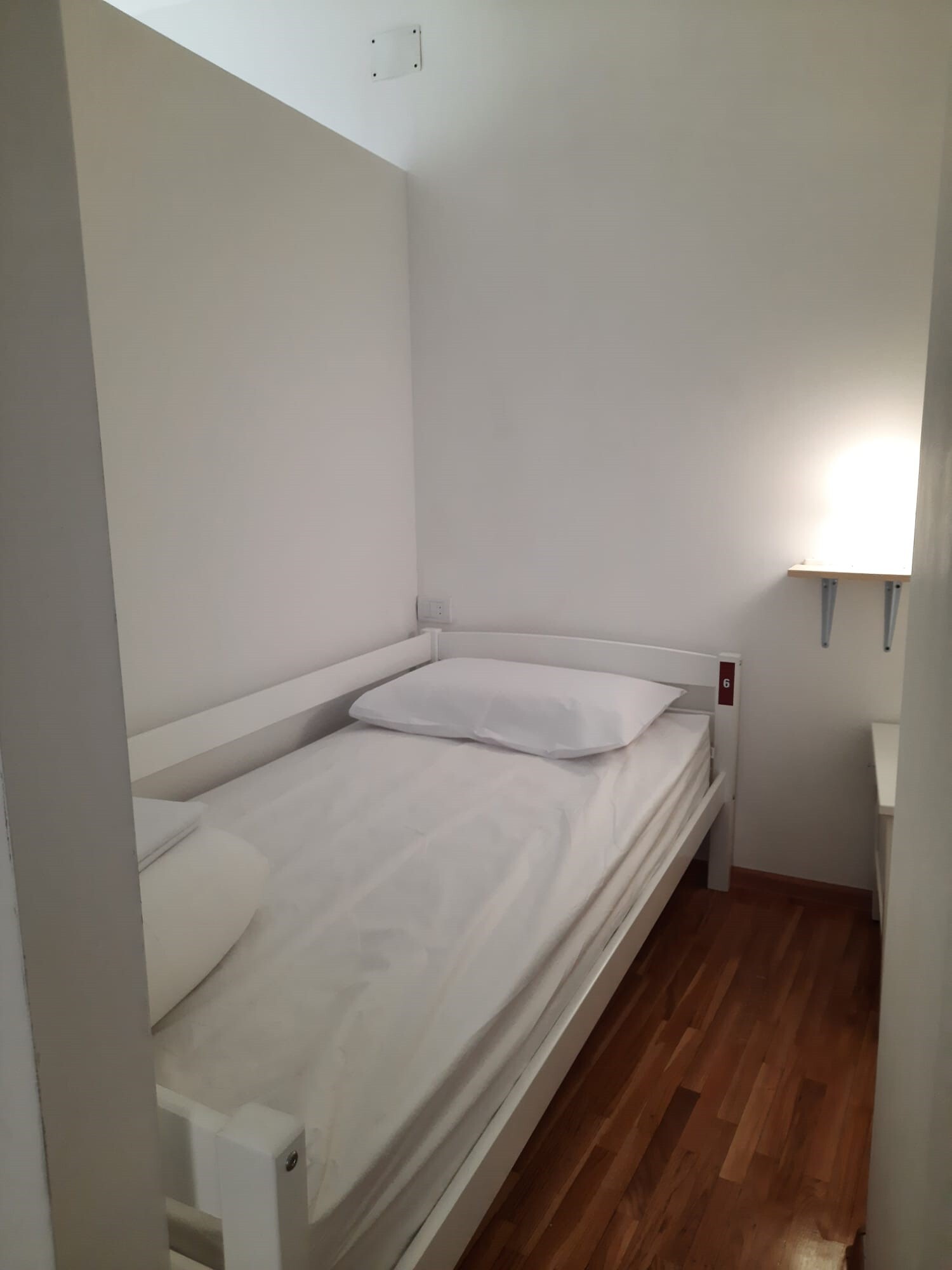 $PEEDY BED - Dormitorio Misto - 8 Persone - Letto Singolo - Bagno Privato