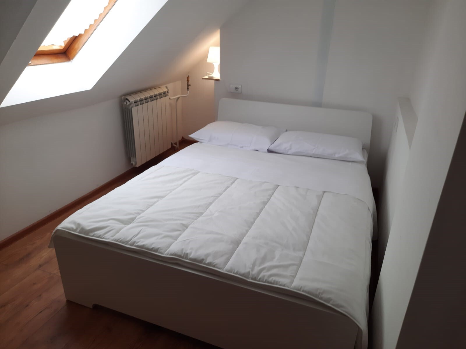 $UPER BED - Camera Privata - 6 Persone - 3 Letti Matrimoniali - Bagno Privato