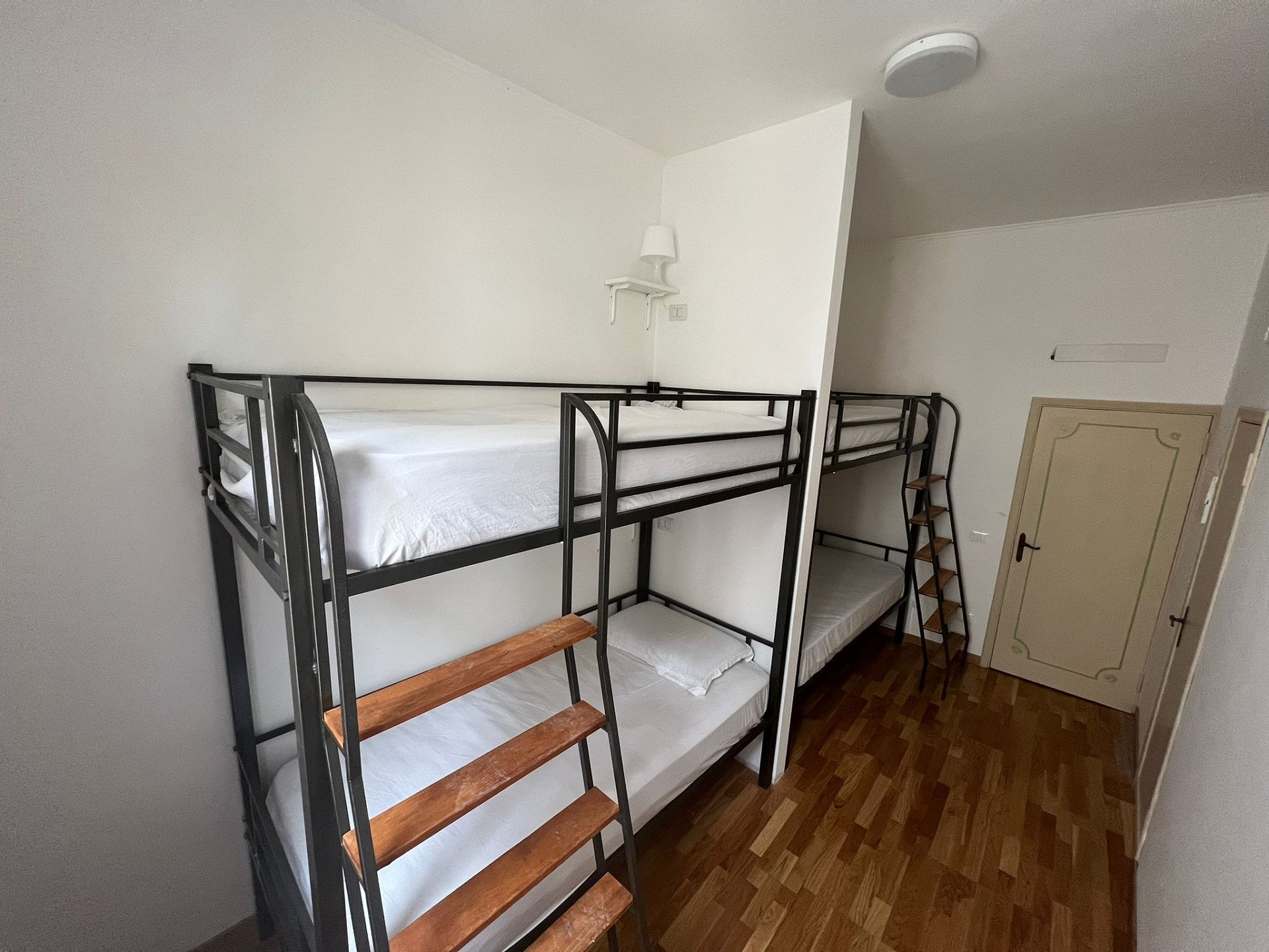 $PEEDY BED - Dormitorio Misto - 6 Persone - Letto Singolo - Bagno Privato